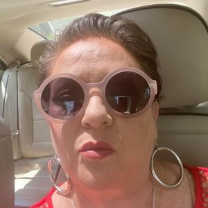 Meet your Posher, Shelia